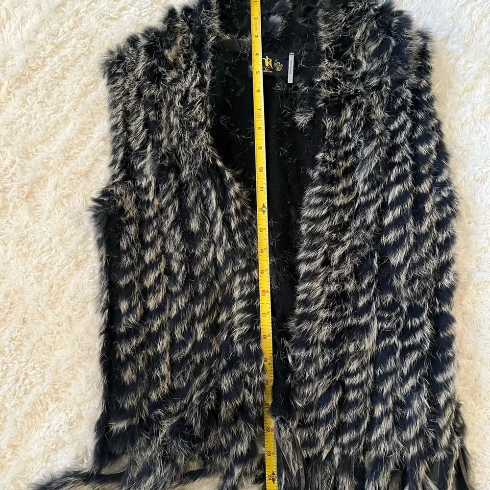 💯 Rabbit Fur Vest in Black and White, Front Hook Clasp - Picture 1 of 7